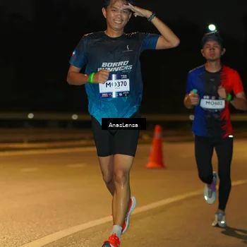 Runner Photo 7657442