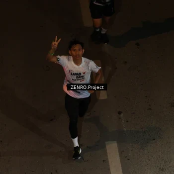 Runner Photo 7657519
