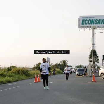 Runner Photo 7657530
