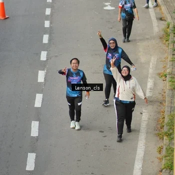 Runner Photo 7657575