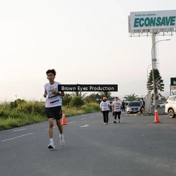 Runner Photo 7657617