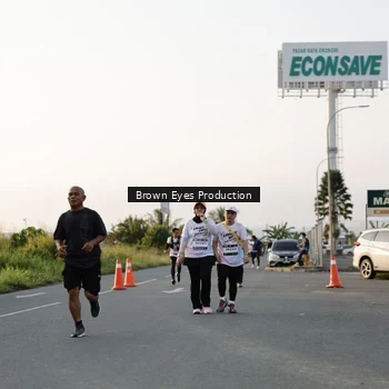 Runner Photo 7657640