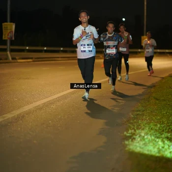 Runner Photo 7657644