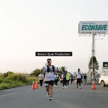 Runner Photo 7657726
