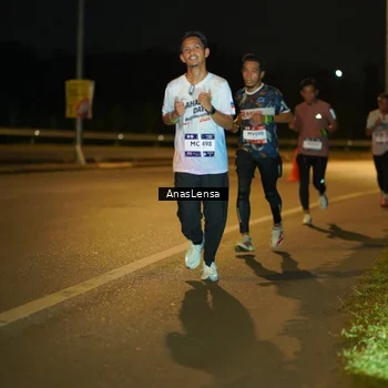 Runner Photo 7657767