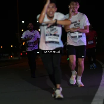 Runner Photo 7657780