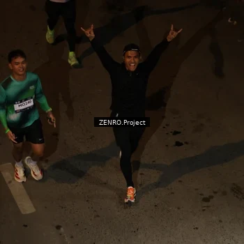 Runner Photo 7657813