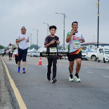 Runner Photo 7657972