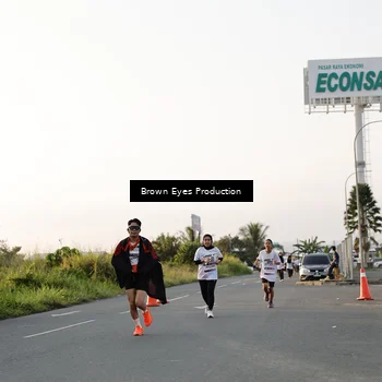 Runner Photo 7657976