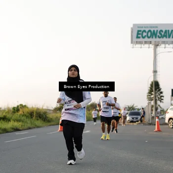 Runner Photo 7658009