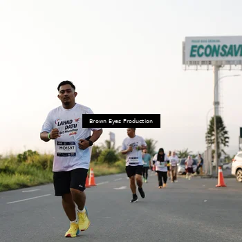Runner Photo 7658011