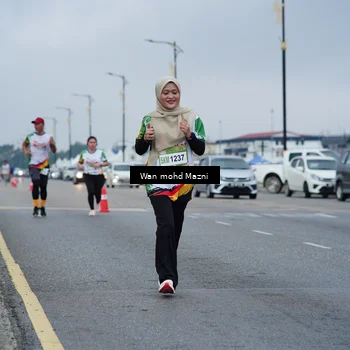 Runner Photo 7658033