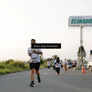 Runner Photo 7658037