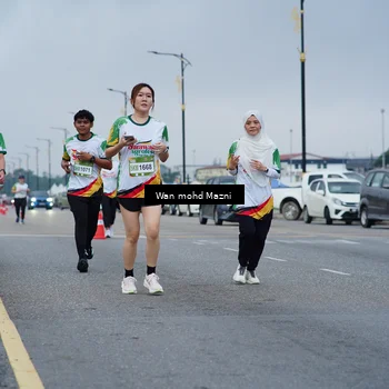 Runner Photo 7658041