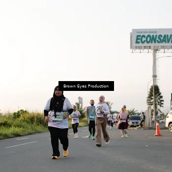 Runner Photo 7658053