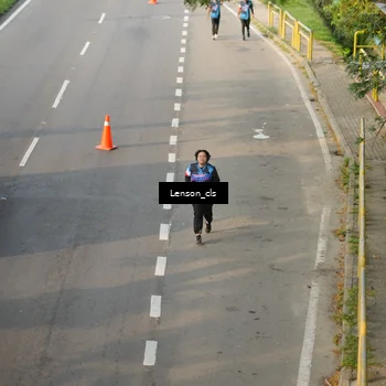 Runner Photo 7658070