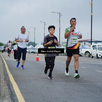 Runner Photo 7658086
