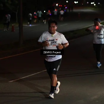 Runner Photo 7658159