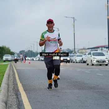 Runner Photo 7658242
