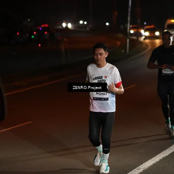 Runner Photo 7658243