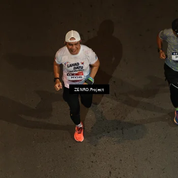 Runner Photo 7658315