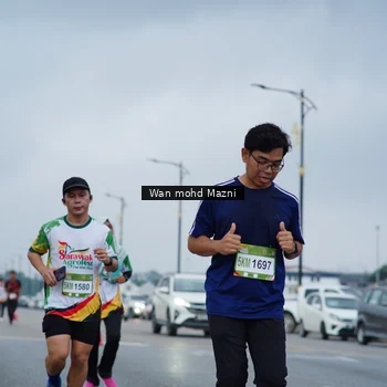 Runner Photo 7658389