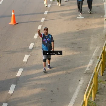 Runner Photo 7658392