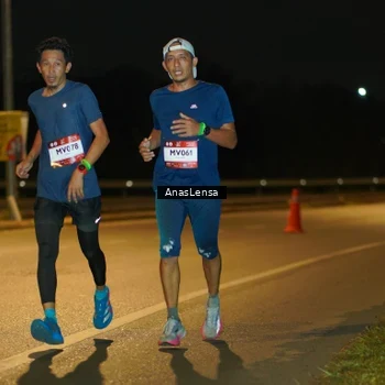 Runner Photo 7658445