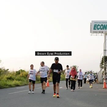Runner Photo 7658492