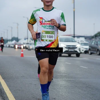 Runner Photo 7658498