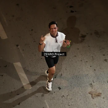 Runner Photo 7658550