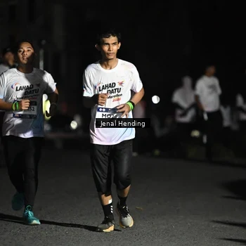 Runner Photo 7658661
