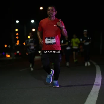 Runner Photo 7658708