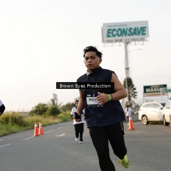 Runner Photo 7658800