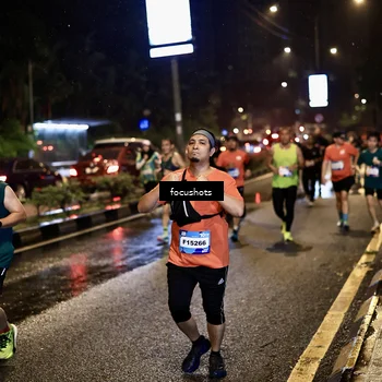 Runner Photo 7658844