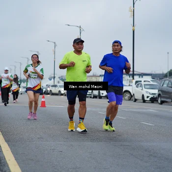 Runner Photo 7658891
