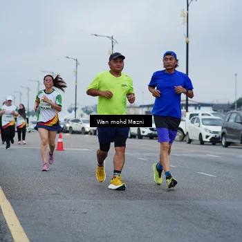 Runner Photo 7658896