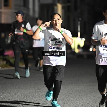 Runner Photo 7658902