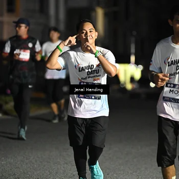 Runner Photo 7658918