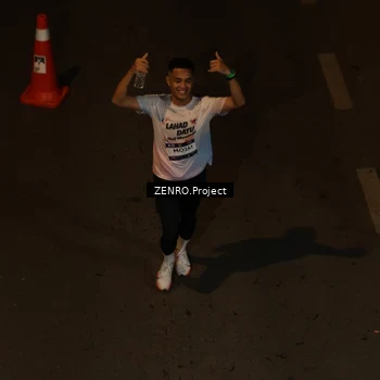 Runner Photo 7658936