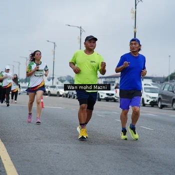 Runner Photo 7658948