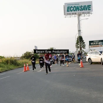 Runner Photo 7658970