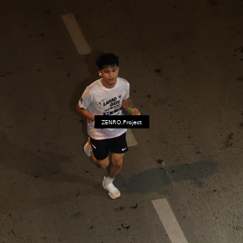 Runner Photo 7659011