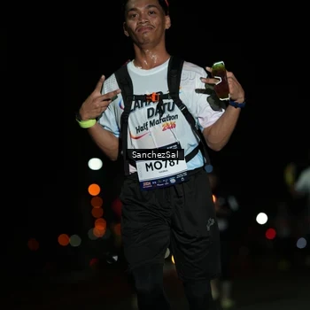 Runner Photo 7659012