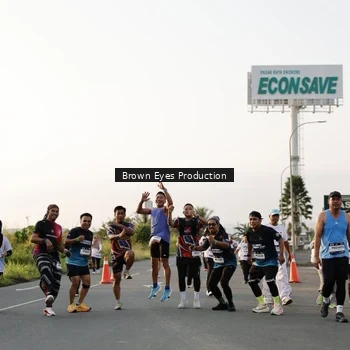 Runner Photo 7659054