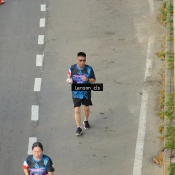 Runner Photo 7659058