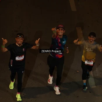 Runner Photo 7659083