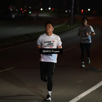 Runner Photo 7659172