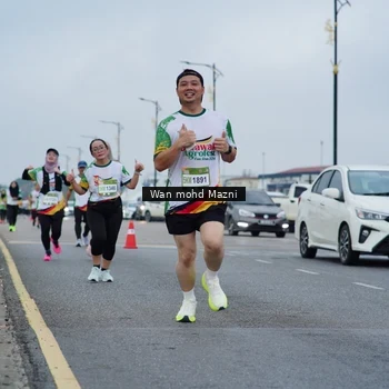 Runner Photo 7659236