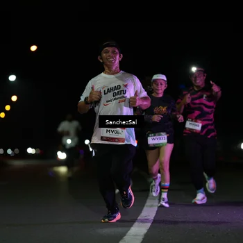 Runner Photo 7659308